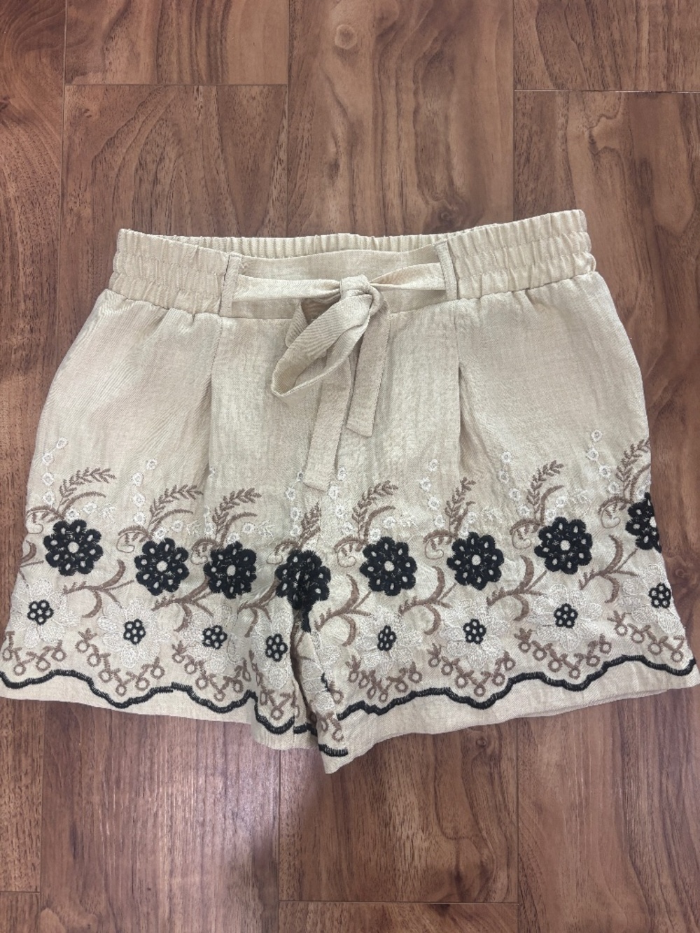 Wren New York Floral Embroidered Linen Blend Shorts Small Beige Tie Waist